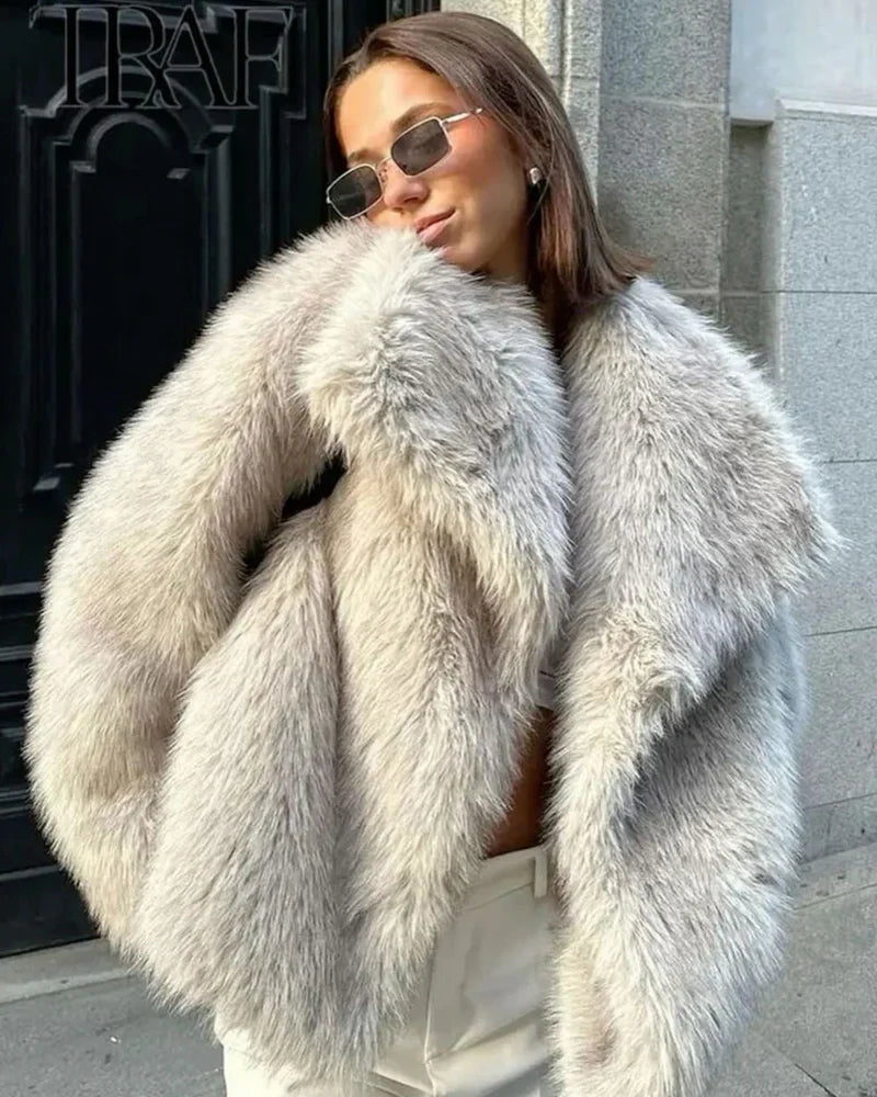 Fur - Accogliente cappotto in pelliccia sintetica